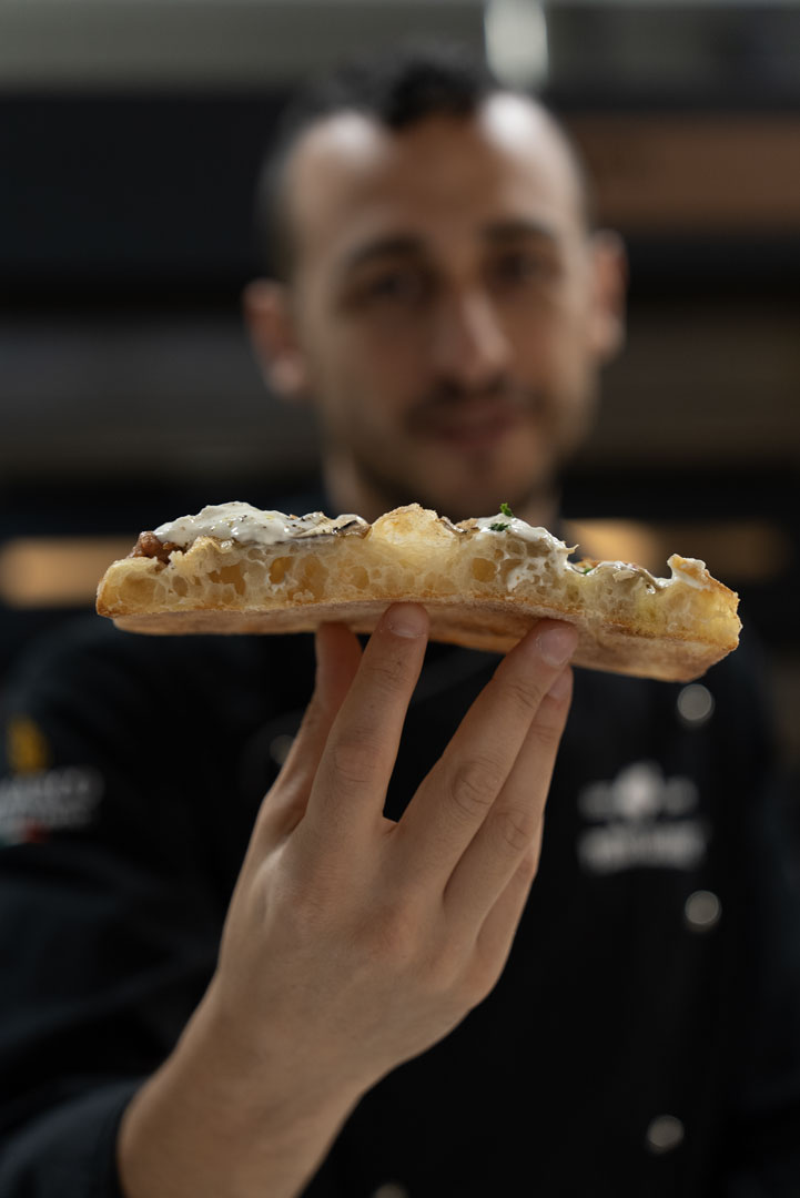 Marco Montuori al lavoro in laboratorio